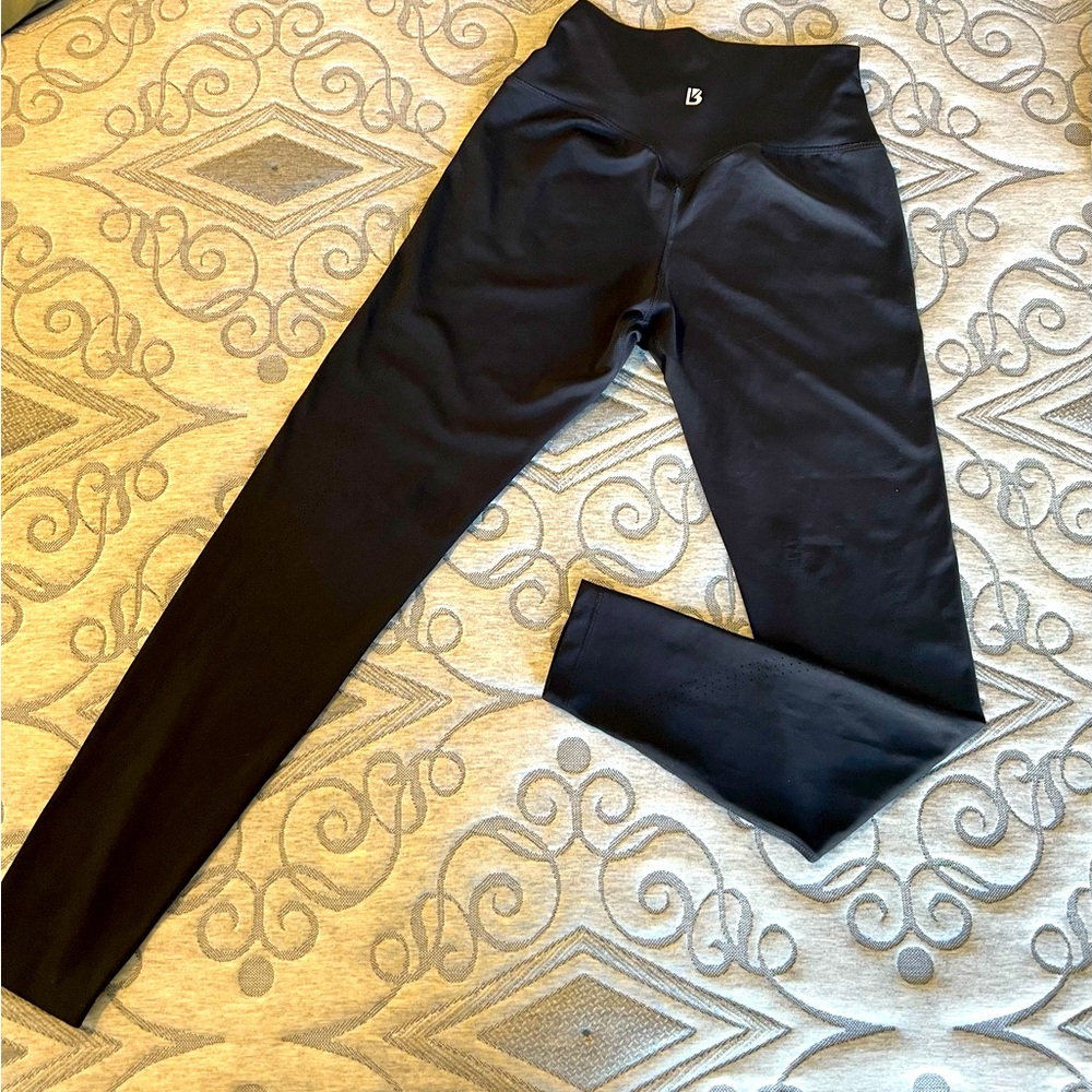 Lit Laser Cut BuffBunny leggings size medium in Onyx Black